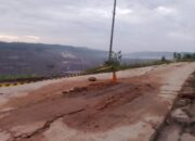 Akses Ribuan Warga Terancam, Jalan Retak di Pendingin Belum Diperbaiki