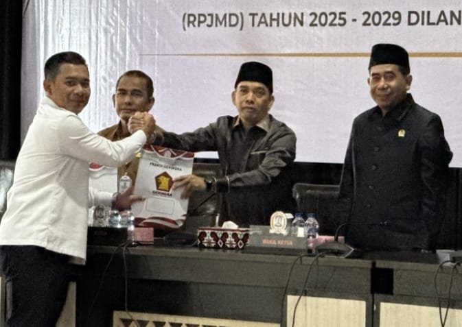 Penyampaian pandangan umum Fraksi Gerinda.