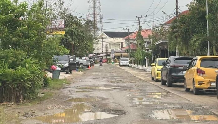 Jalan Muso Bin Salim Rusak Parah, Dinas PU Kukar Anggarkan Rp6,8 Miliar untuk Perbaikan 360 Meter di 2026